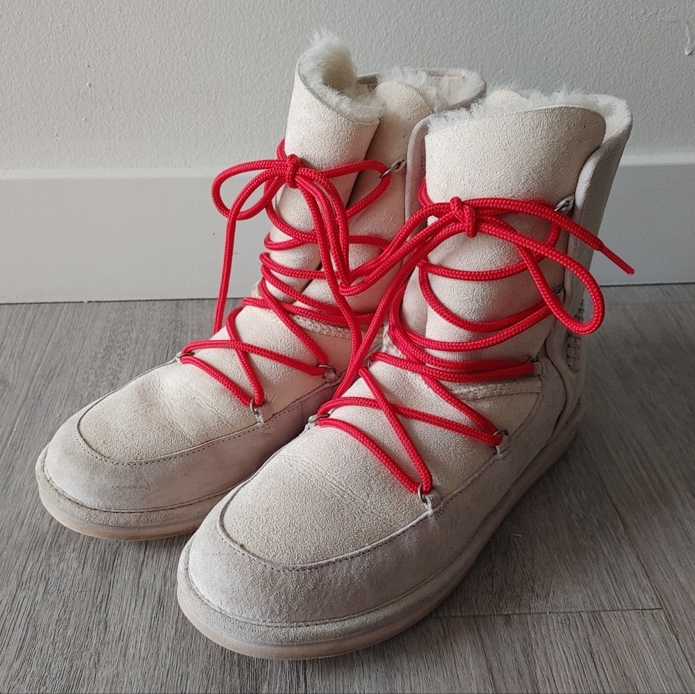 Shearling winter boot bootie ankle red laces